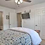 Stylish Resort Condo 3 Mi To Downtown Branson!