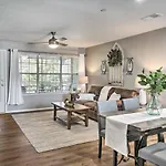 Modern Branson Escape With Lake Taneycomo Views!
