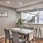 Modern Branson Escape With Lake Taneycomo Views!