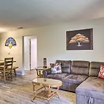 Centrally Located Brandon Condo With Pool Access