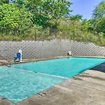 Centrally Located Brandon Condo With Pool Access