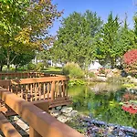 Modern Branson Escape With Lake Taneycomo Views!