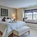 Condo Amidst Branson Action With Pool Access And Golf!