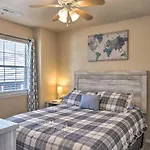 Modern Retreat With Deck And Mtn Views Near Sdc!
