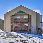 Modern Retreat With Deck And Mtn Views Near Sdc!