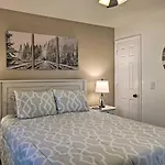 Branson Condo On Golf Course With Pool Access!