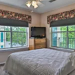 Champions Retreat Condo Near 76 Strip