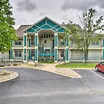 Champions Retreat Condo Near 76 Strip