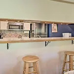 Pet-Friendly Branson Retreat With Pool And Golf Access