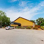 Lake Point Lodge