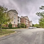 Inviting Branson Condo With Outdoor Dining Area