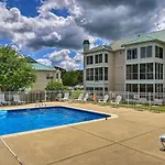 Branson Condo Pool Access, Near Table Rock Lake!