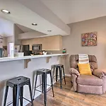 Condo And Sunroom And Pool Access, Walk To Marina