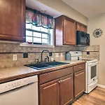 Branson Resort Condo With Scenic Patio And Pool Access
