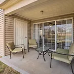 Resort Condo With Pool About 3 Mi To Branson Landing!