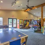 Branson Retreat With Balcony And 18-Hole Golf Course!