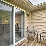 Modern Condo With Pool About 7 Mi To Branson Landing!