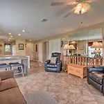 Branson Resort Condo With Scenic Patio And Pool Access