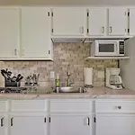Pet-Friendly Branson Studio Less Than 3 Mi To Lake!