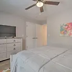 Bright Branson Vacation Rental With Balcony And Views!