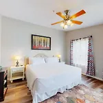 Cozy Ozark Getaway