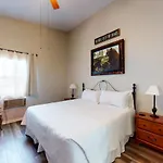 Cozy Ozark Getaway