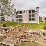 Cozy And Deluxe Branson Condo Balcony And Pool Access