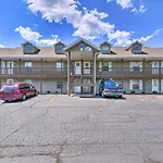 Cozy And Convenient Branson Condo With Balcony!
