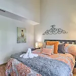 Cozy And Convenient Branson Condo With Balcony!
