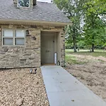 The Cozy Cottage With Lake Taneycomo Access!