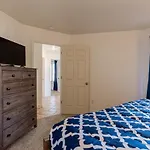 B 32-1 Spacious Villa Close To Pool