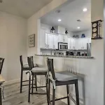 Resort-Style Branson Condo With Lake Views And Patio!