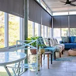 The Bandwagon- Newly Remodeled Near Lake Taneycomo