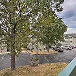 Pet-Friendly Branson Condo Walk To The Strip