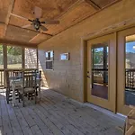 Cozy Rustic River Lodge Family Retreat Near Sdc!