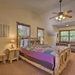 Cozy Rustic River Lodge Family Retreat Near Sdc!