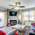 Beautiful Branson Condo With Golf And Pool Access!