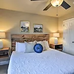 Branson Condo With Pool And Golf Course Views!