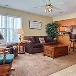 Lake Front 2Br Walk-In With Large Deck - Free Tickets Included - 79-1