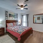 Resort Condo - 4 Miles From Branson Landing!
