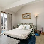 Green Meadow Getaway 2 Bedroom Condo Near The 76 Strip - Free Tickets Included