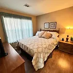1Br Walk-In Condo Near Pointe Royale - Free Tickets Included - Gs32-24