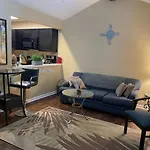 The Divine 409 1 Bdrm With Kitchen