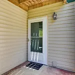 Branson Escape With Pool Access, Grill And Balcony!