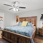 Two Gorgeous Condos*Side By Side*10 Beds*Sleep 17!