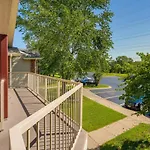 Inviting Branson Condo With Community Pool And Hot Tub
