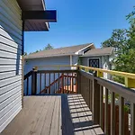 Branson Getaway Deck With Pool View And Bbq Grill!