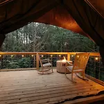 Treehouse Cozy Glamping Site