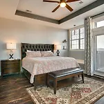 Branson Condo With Pool Near Silver Dollar City!