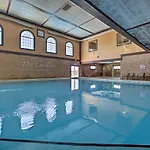 Branson Condo With Pool Near Silver Dollar City!
